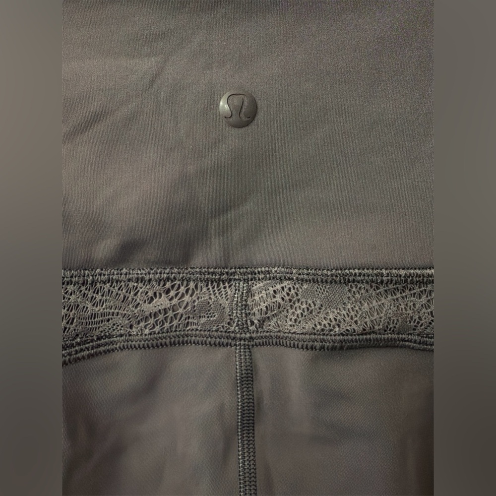 Lululemon Wunder Under Crop 21” *Lace- Size 8 - Picture 9 of 9